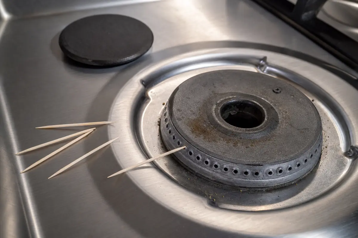 Wooden nonmetal cleaning picks for clearing dry debris from gas burner ports
