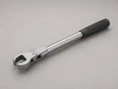 Faucet handle puller tool