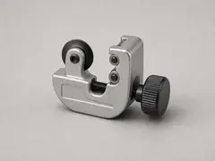 PEX pipe cutter tool