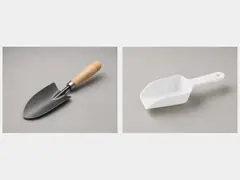 Small hand trowel or scoop tool