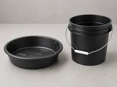 Small bucket or shallow pan tool