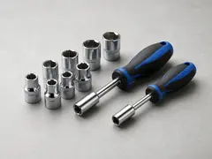 Small nut driver set tool