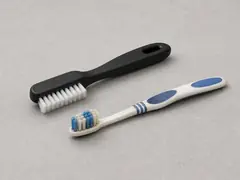 Soft bottle-style brush tool